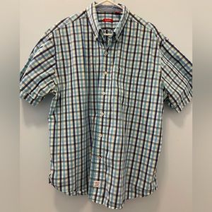 Izod Short Sleeve Button Up. X-Large.